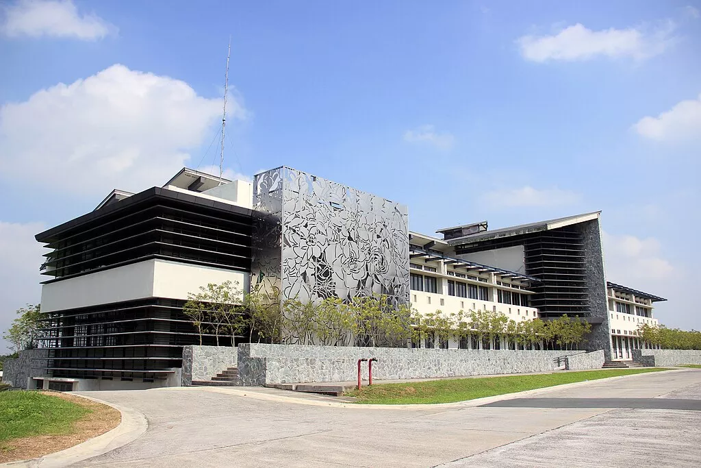 Far Eastern University (FEU) Cavite, best high schools